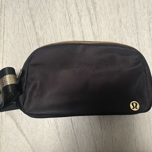Lululemon Everywhere Belt Bag Crossbody
